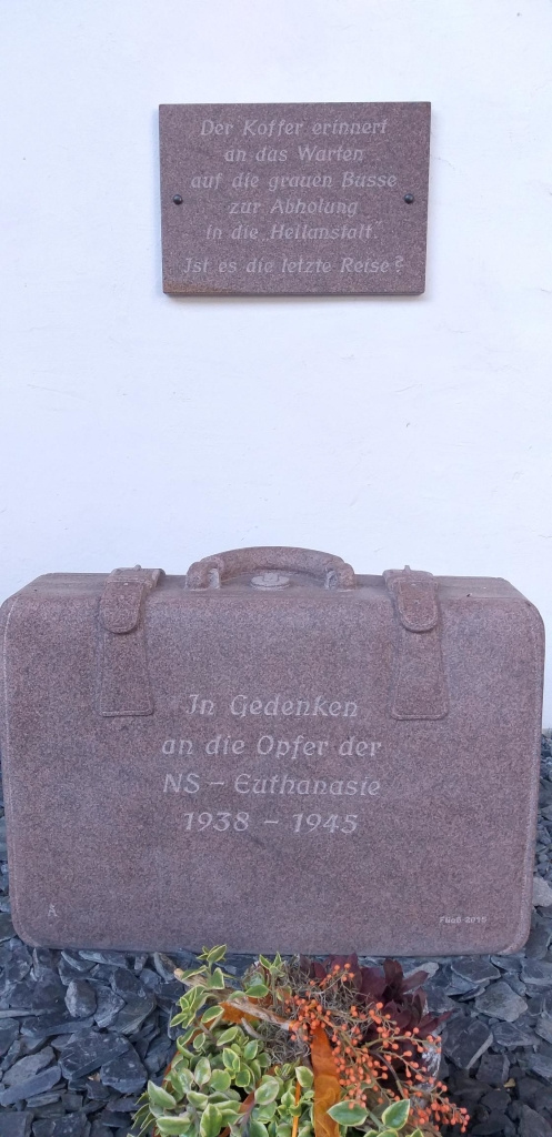 1fa2506488dd8198med.jpg